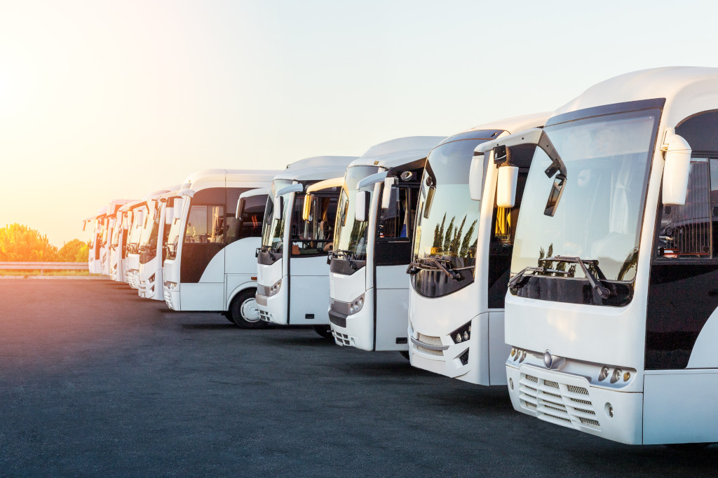 Wynajem autokaru na długą trasę – jak się przygotować do podróży?